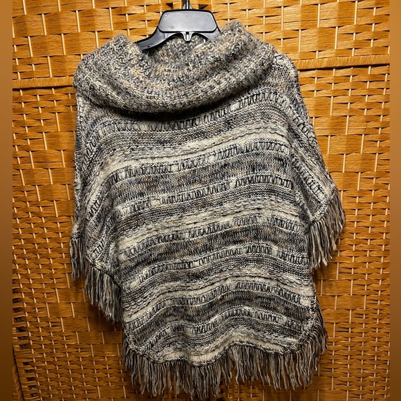 Westbound knit poncho - Picture 5 of 7